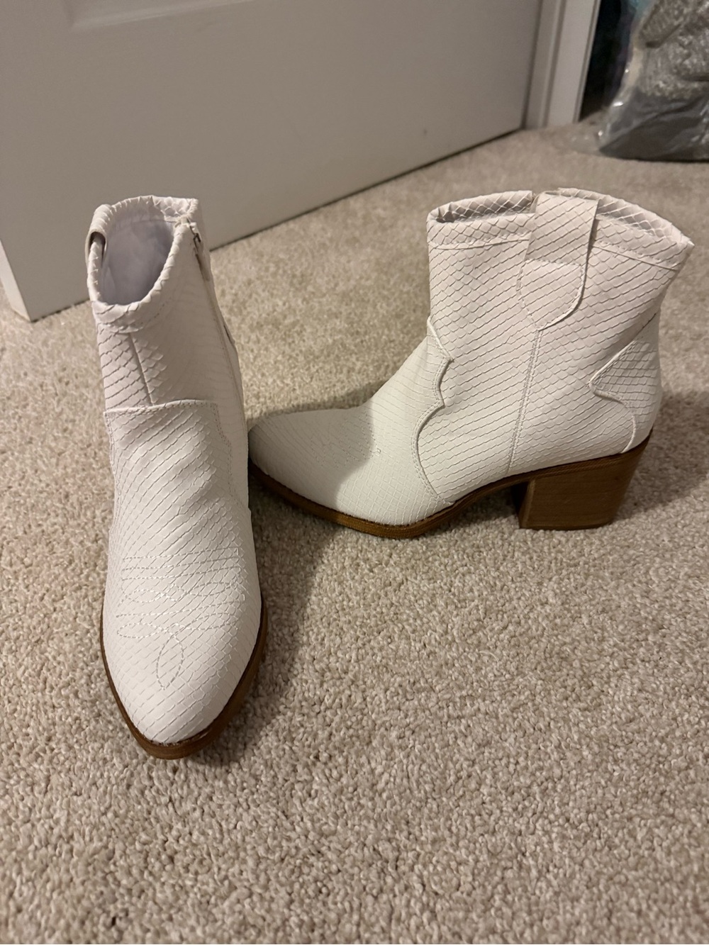 Women's White Textured Western Ankle Boots